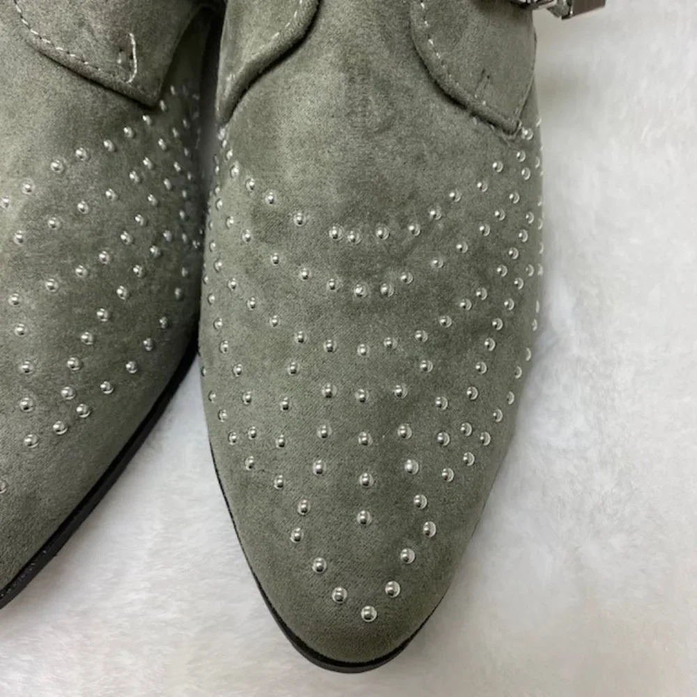 Qupid Olive Muni Studded Ankle Bootie, size‎ 7